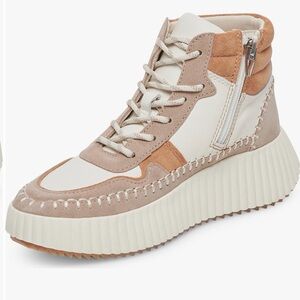 Dolce Vita Women’s Daley High-Top Leather Sneakers. New in Box. Size 8.